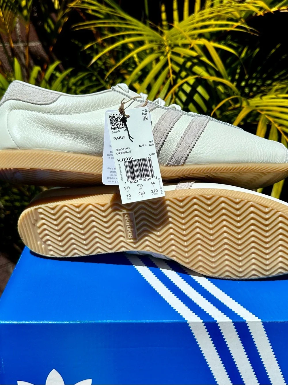 adidas Paris  (Core White/ Chalk Pearl /Gum3 )